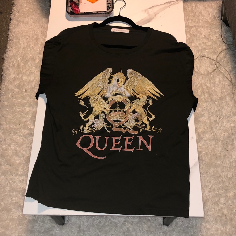Daydreamer Queen Graphic Tee